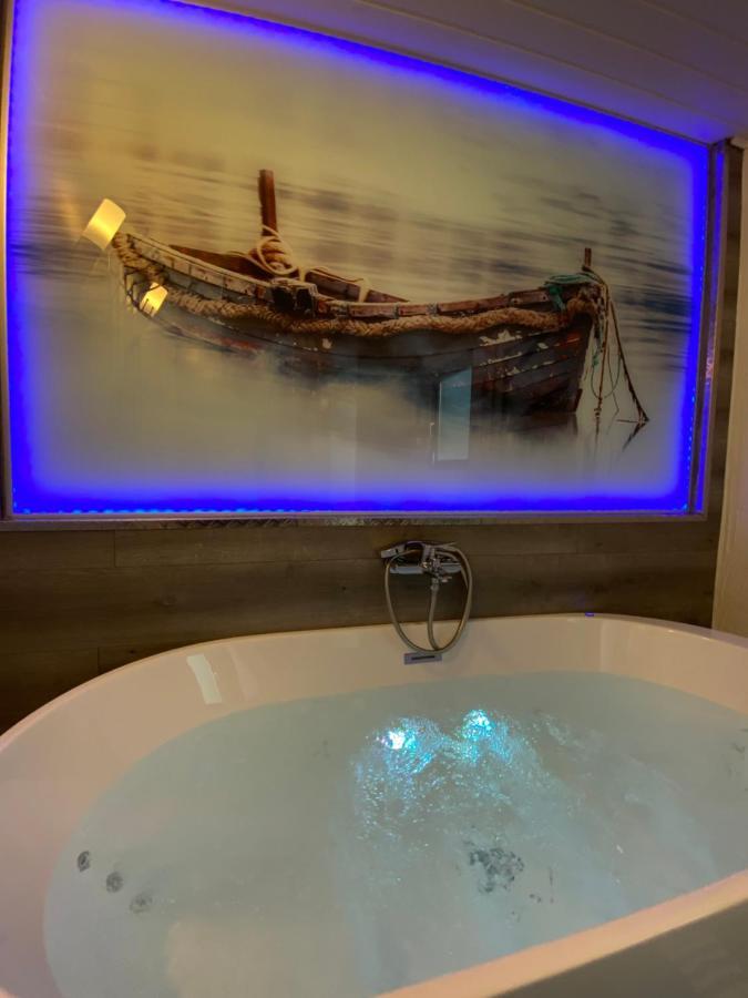 Gleis 2, Waggon Mit Ofen, Optional Mit Whirlpool Und Sauna Dahlem (Euskirchen) Exterior foto